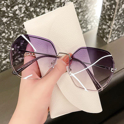 Moodsad õhukeste metallraamidega ja UV-kaitsega naiste prillid