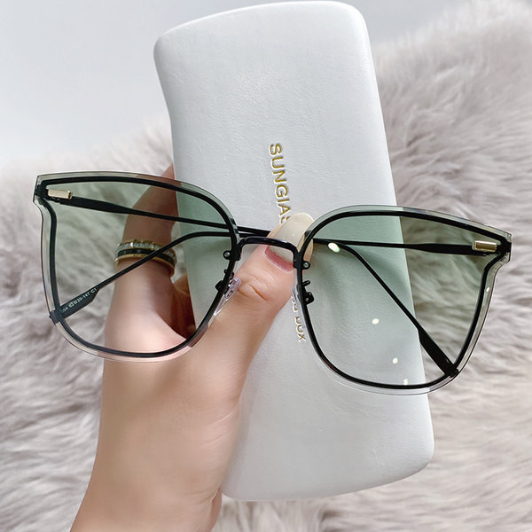 UV-kaitsega ja metallraamiga päikeseprillid