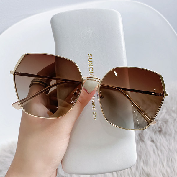 Uus õhukese raami ja UV-kaitsega päikeseprillide mudel naistele