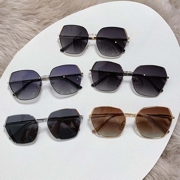 Uus õhukese raami ja UV-kaitsega päikeseprillide mudel naistele