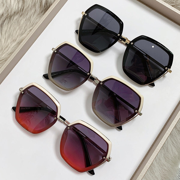 Uus UV-kaitse ja metallraamiga päikeseprillide mudel