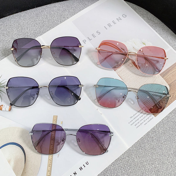 Casual γυναικεία γυαλιά ηλίου με χρωματιστούς φακούς