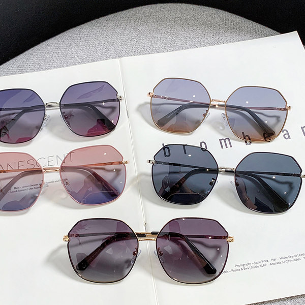 Ležerne ženske sunčane naočale s metalnim tankim okvirom