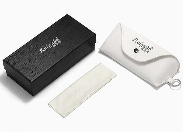 Polariseeritud klaasidega naiste päikeseprillid