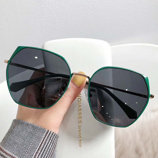 Ležerne ženske sunčane naočale s metalnim okvirom