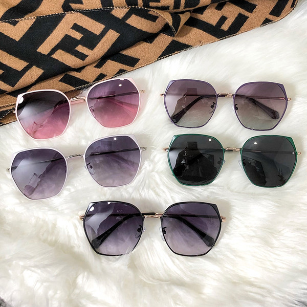 Ležerne ženske sunčane naočale s metalnim okvirom