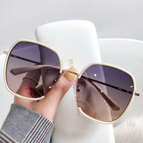 Polariseeritud päikeseprillid UV-kaitse ja õhukese raamiga