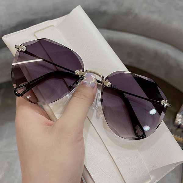 Naiste õhukeste raamidega ultraviolettprillid