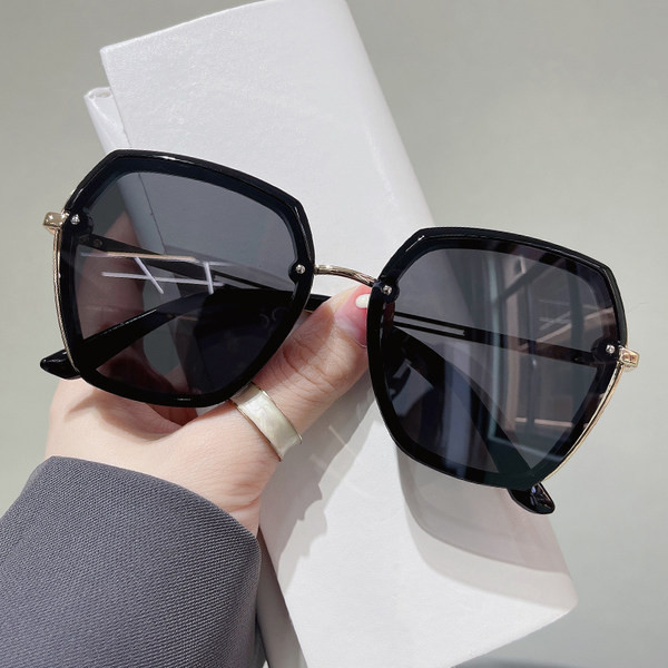 Moteriški spalvoti akiniai su UV apsauga