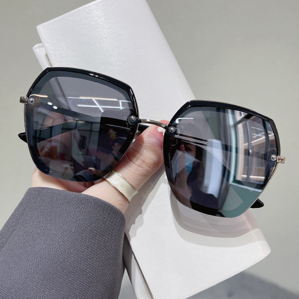 Moteriški spalvoti akiniai su UV apsauga