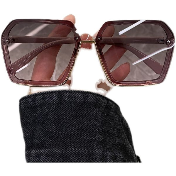 Polariseeritud klaasidega naiste päikeseprillid