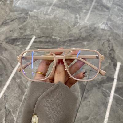 Γυναικεία διάφανα γυαλιά ηλίου με πλαστικό σκελετό