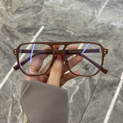 Γυναικεία διάφανα γυαλιά ηλίου με πλαστικό σκελετό