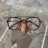 Μοντέρνα γυναικεία γυαλιά με λεπτό σκελετό νέο μοντέλο