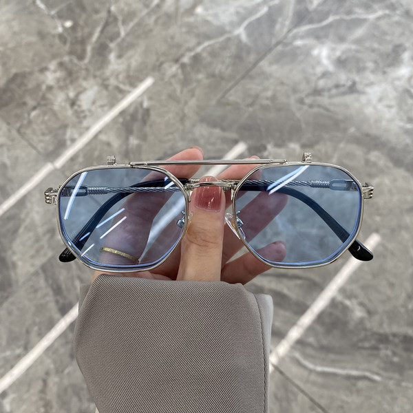 Retro naočale sa tankim okvirima u više boja