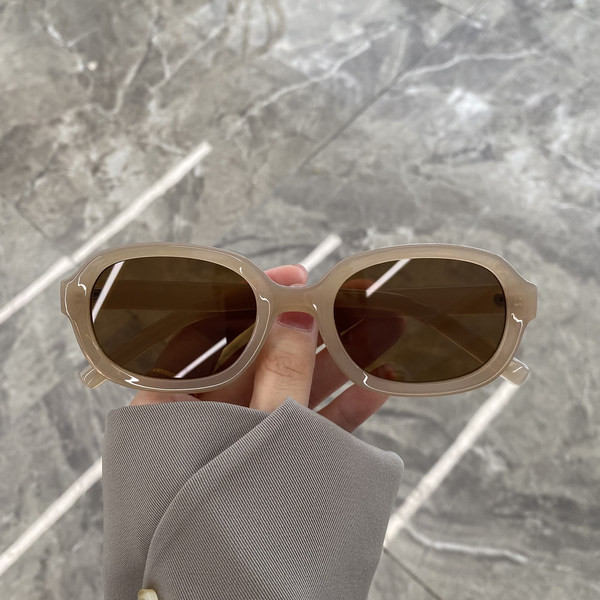 Uus UV-kaitsega naiste päikeseprillide mudel