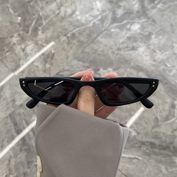 Uus õhukeste raamidega unisex päikeseprillide mudel