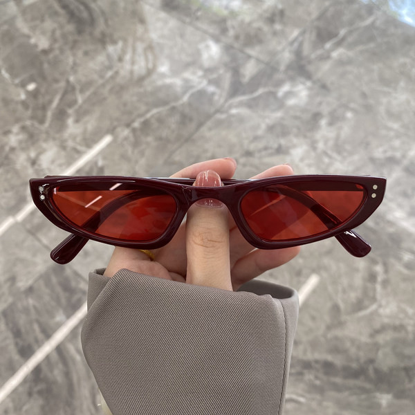 Uus õhukeste raamidega unisex päikeseprillide mudel