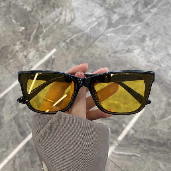 UV-kaitsega vabaajaprillid naistele ja meestele