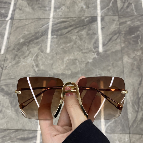 Naiste kandilised õhukeste raamidega prillid uus mudel