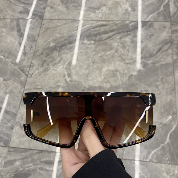 Mask päikeseprillid - mitut värvi