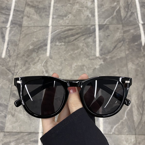 Retro stiilis naiste prillid