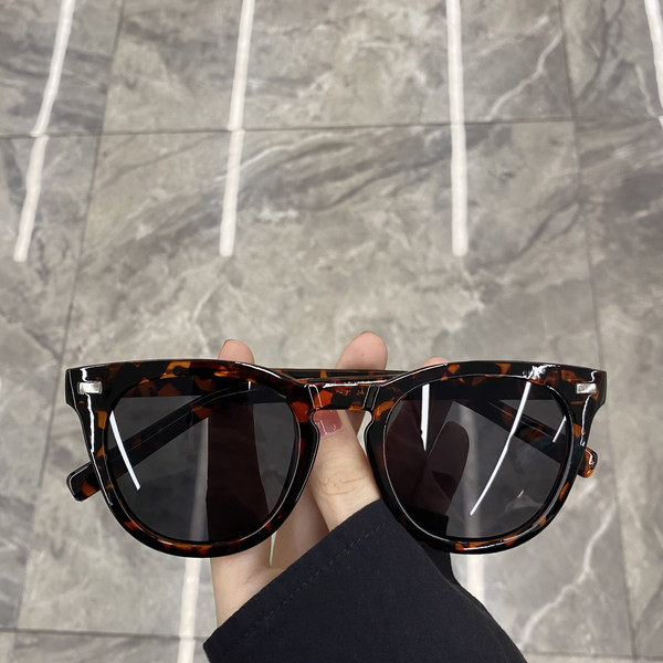 Retro stiilis naiste prillid