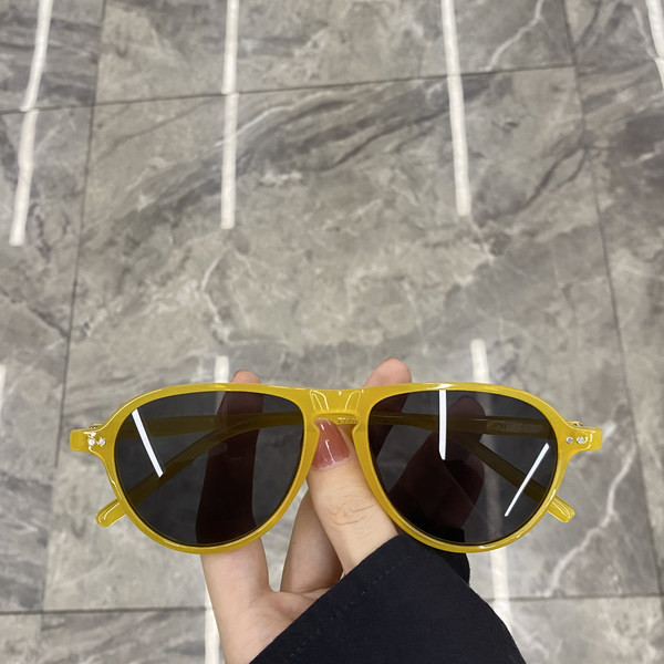 Ženske okrugle naočale pogodne za svakodnevnu upotrebu