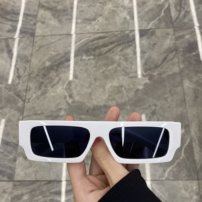 Retro naiste prillid mitmes värvitoonis