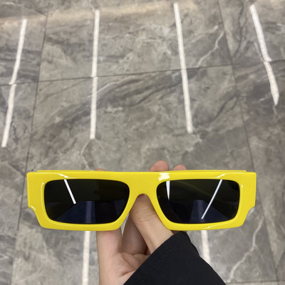 Retro naiste prillid mitmes värvitoonis