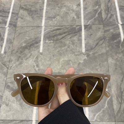 Ovaalse kujuga naiste prillid uus mudel