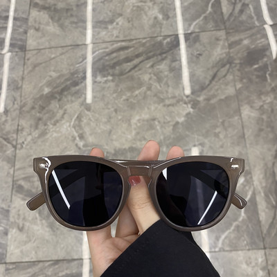 Ovaalse kujuga naiste prillid uus mudel