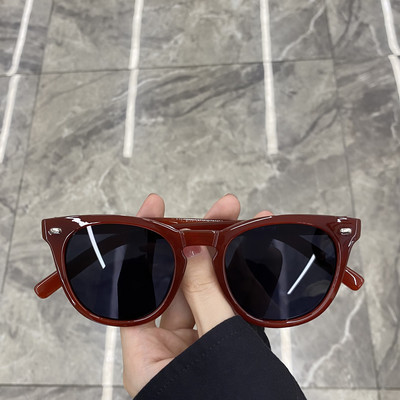 Ovaalse kujuga naiste prillid uus mudel