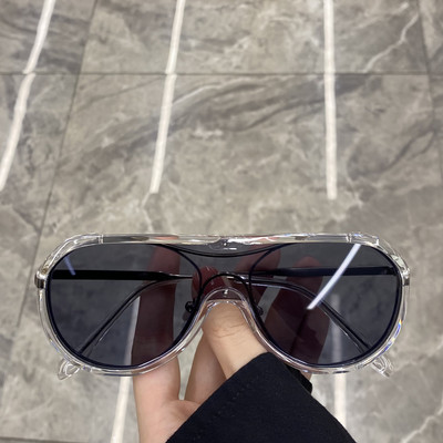 Uus peegelefektiga päikeseprillide mudel