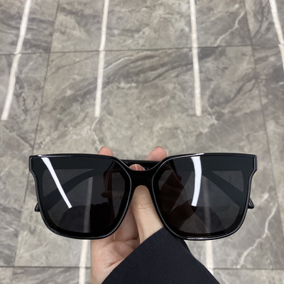 Naiste kandilised prillid ja värvilised prillid