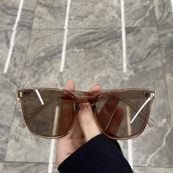 Naiste retrostiilis värvilise plastikraamiga prillid