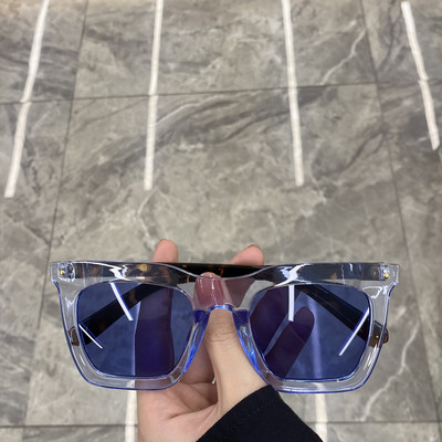 Μοντέρνα γυναικεία γυαλιά ηλίου πολλών χρωμάτων με τετράγωνο σχήμα