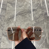 Uus ruudukujulise kujuga naiste prillide mudel