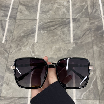 Uus ruudukujulise kujuga naiste prillide mudel