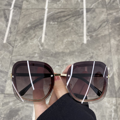 Naiste kandilised prillid õhukeste raamidega uus mudel