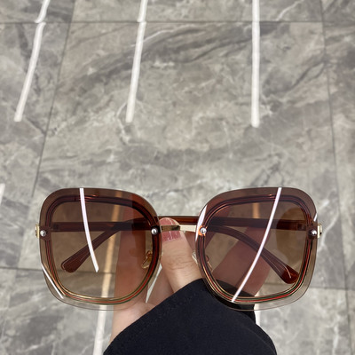 Naiste kandilised prillid õhukeste raamidega uus mudel