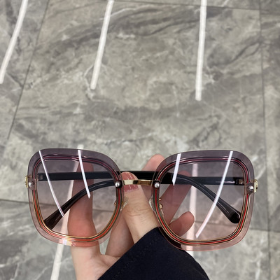 Naiste kandilised prillid õhukeste raamidega uus mudel