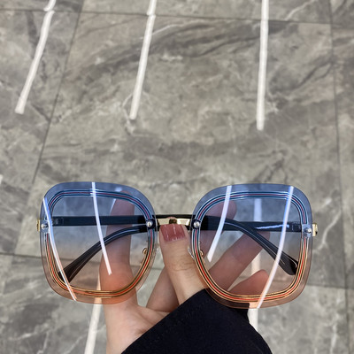 Naiste kandilised prillid õhukeste raamidega uus mudel