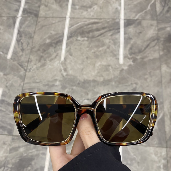 Naiste ruudukujulised UV-kaitsega prillid uus mudel