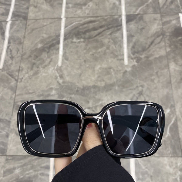 Naiste ruudukujulised UV-kaitsega prillid uus mudel