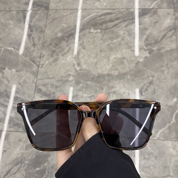 Naiste õhukeste raamidega prillid uus mudel