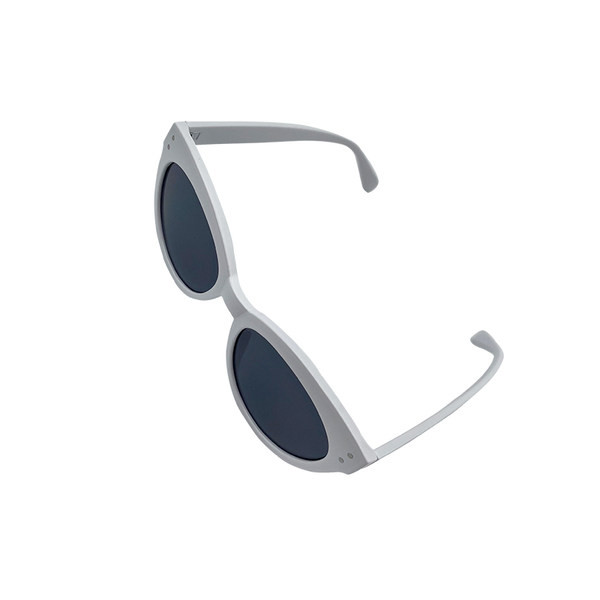 Moodsad värviliste raamidega kassisilma prillid