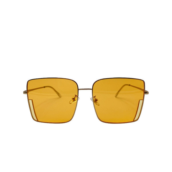 Kandilised õhukeste raamidega prillid naistele