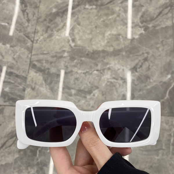 Γυναικεία ρετρό γυαλιά νέο μοντέλο