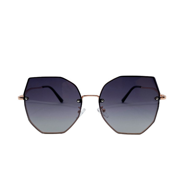 Retro moteriški akiniai plonais rėmeliais